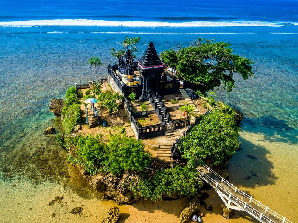 Pantai Balekambang